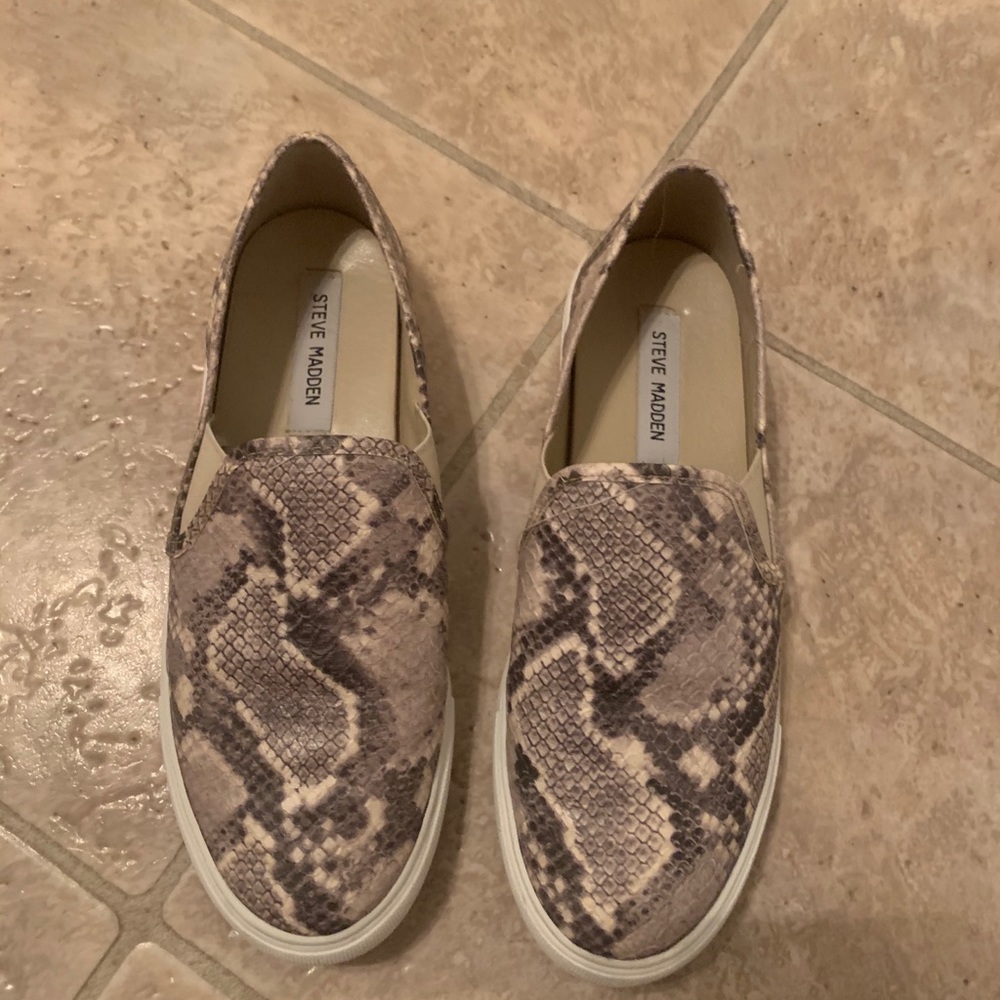 Steve Madden Flats